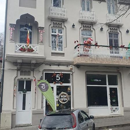Downtown Park Loft Appartement Sinaia Buitenkant foto