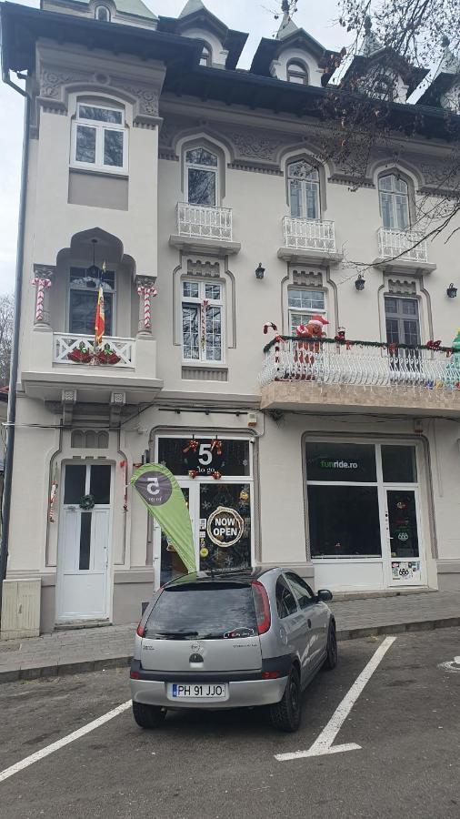 Downtown Park Loft Appartement Sinaia Buitenkant foto